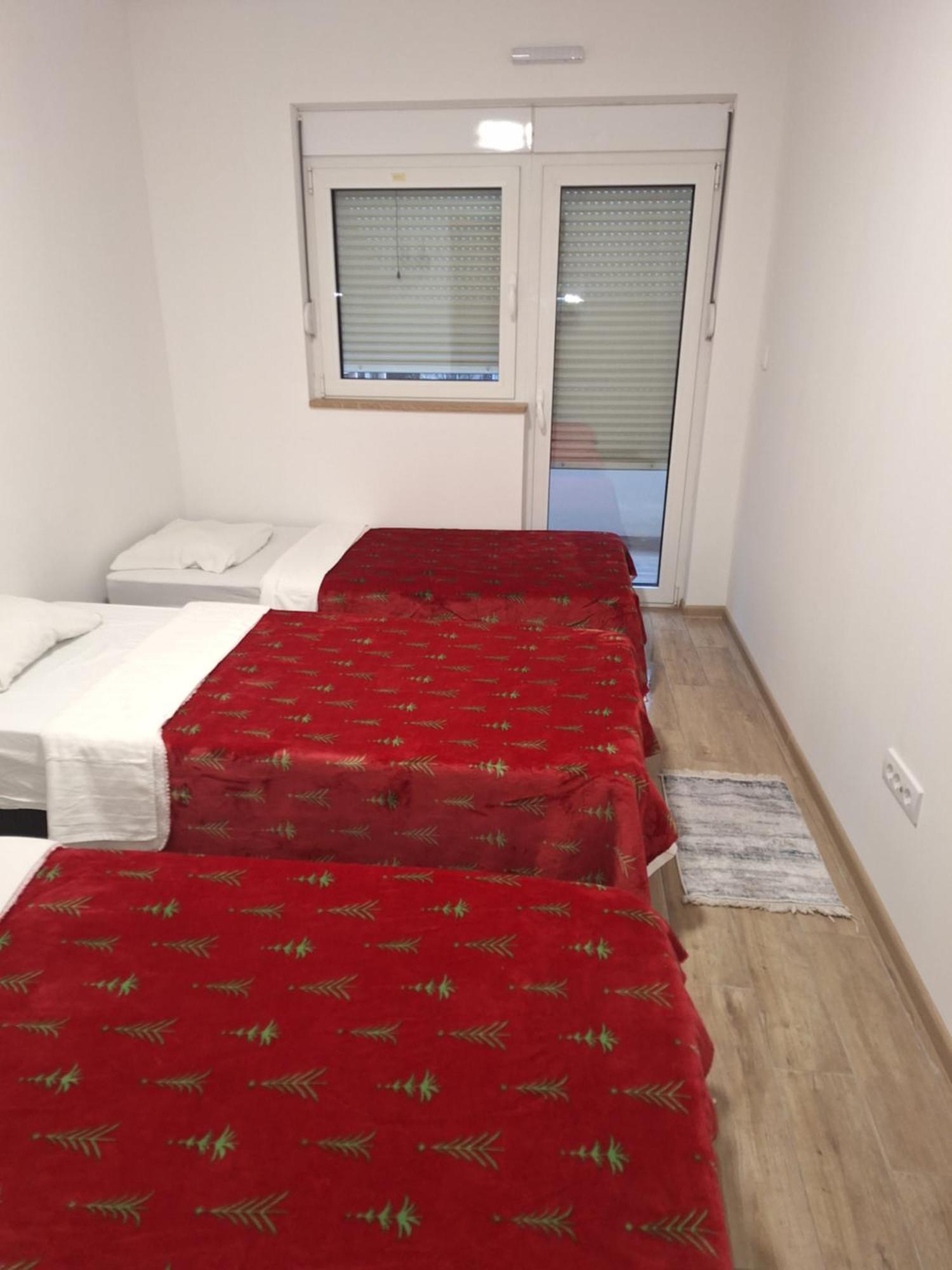 Expo Airport Otel Surčin Dış mekan fotoğraf