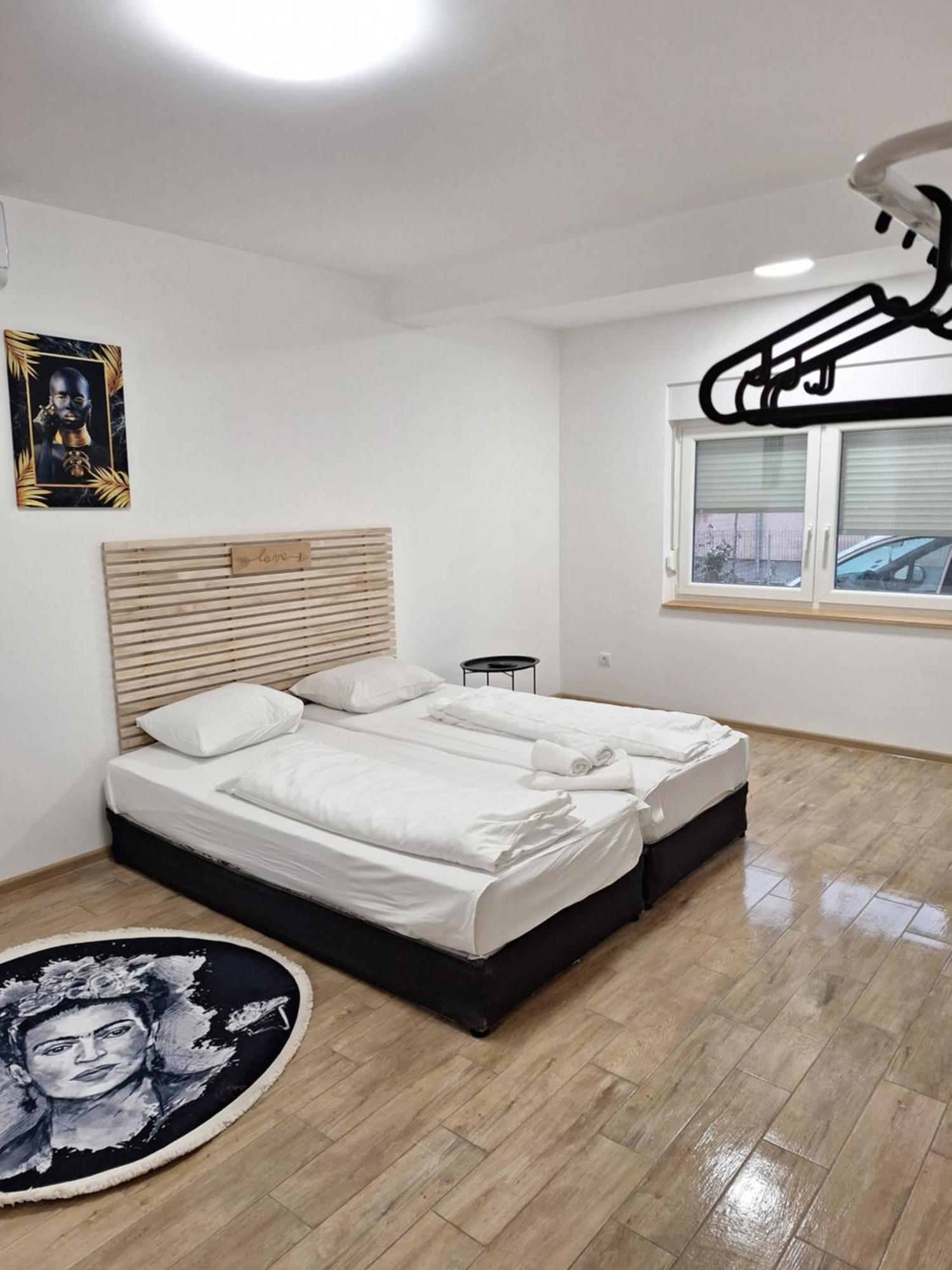 Expo Airport Otel Surčin Dış mekan fotoğraf